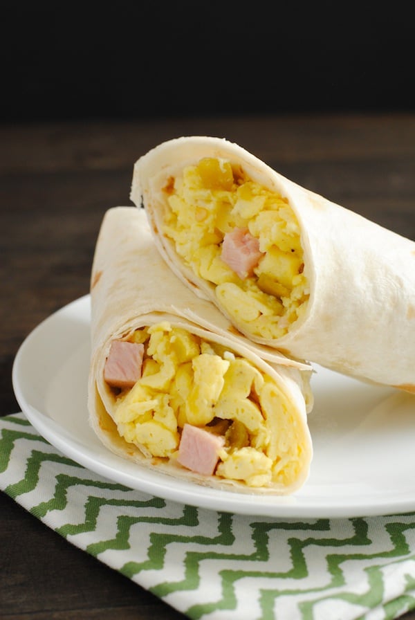 Homemade Green Chile & Ham Frozen Breakfast Burritos - Make a big batch of breakfast burritos at home! Freeze them, then just microwave as needed. | foxeslovelemons.com