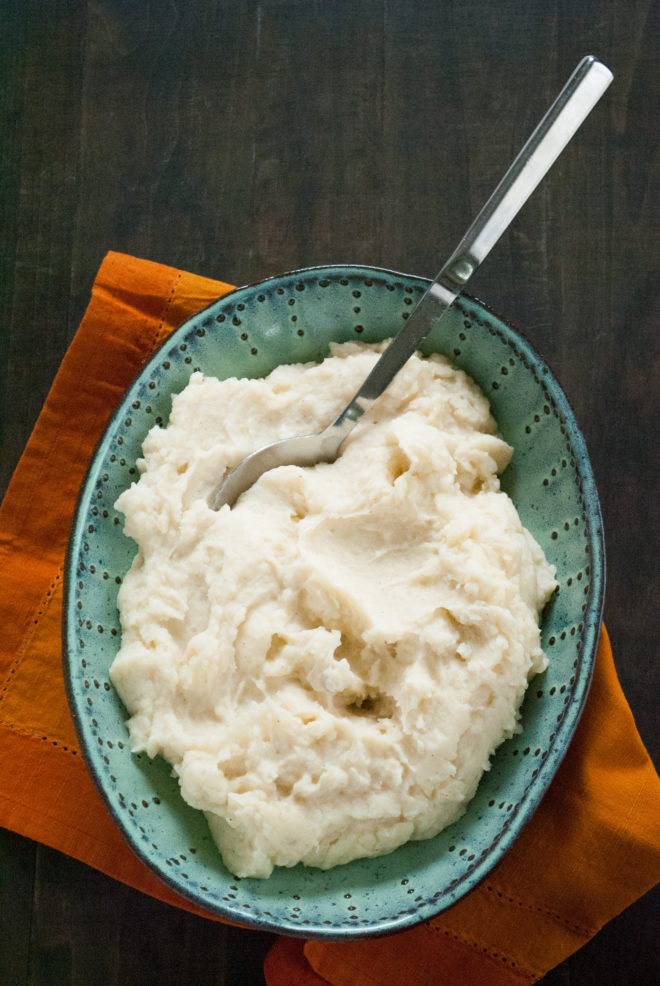 Culinary School Lesson: Super Seasoning For Your Spuds - Chef tricks to make the most delicious mashed potatoes of your life! | foxeslovelemons.com