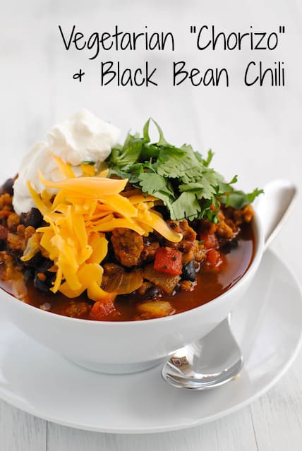 Vegetarian "Chorizo" & Black Bean Chili - A hearty and healthy chili made with chorizo-flavored seitan that will fool even the biggest meat lovers! | foxeslovelemons.com